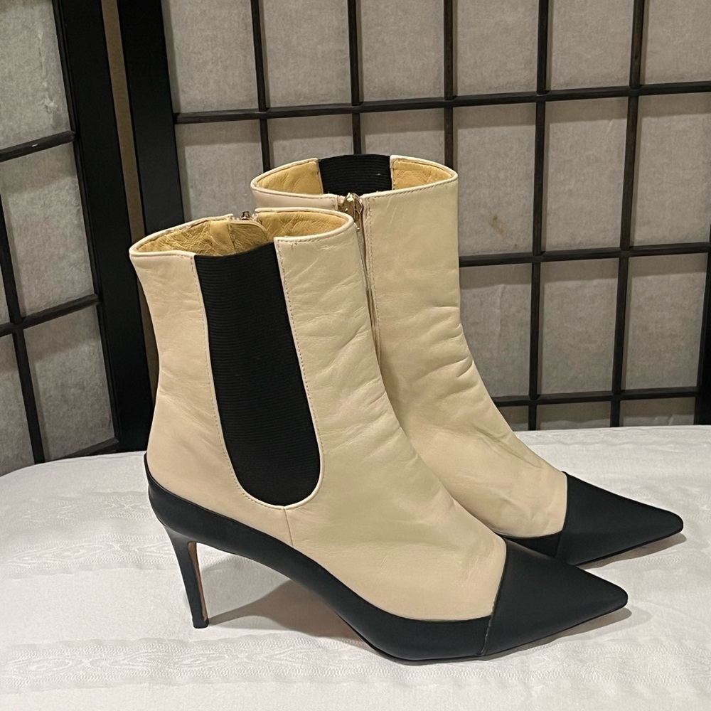 ALEXANDRE BIRMAN Cream and Black Pointed Toe LEATHER Ankle Booties SIZE 8.5